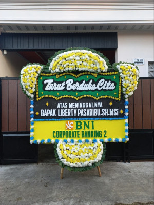 Papan Bunga Duka di Taman Baloi