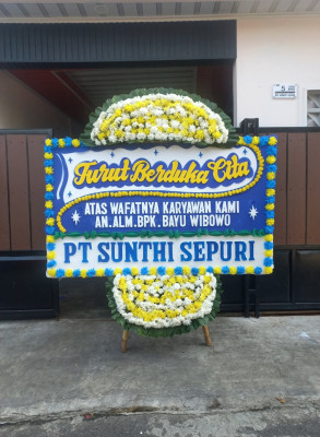 Papan Bunga Duka di Taman Baloi