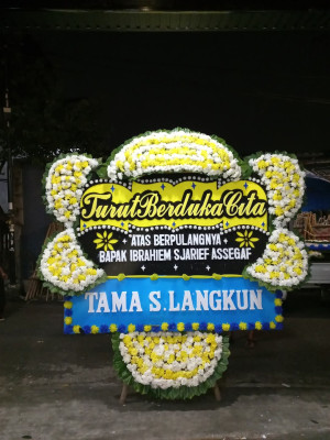 Papan Bunga Duka di Taman Baloi