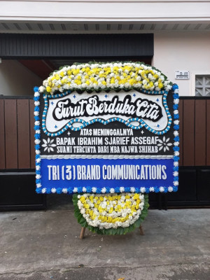 Papan Bunga Duka di Taman Baloi